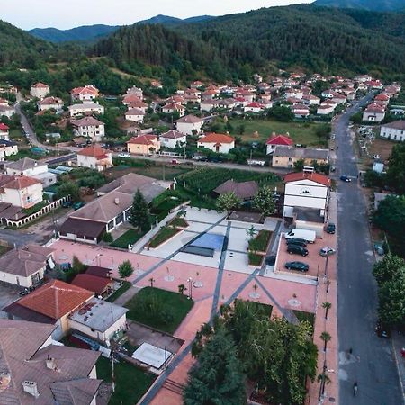 Бялата Къща Hotell Kirkovo  Eksteriør bilde
