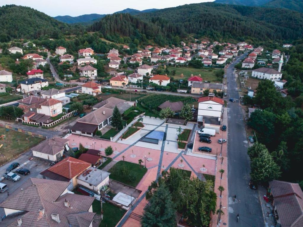 Бялата Къща Hotell Kirkovo  Eksteriør bilde